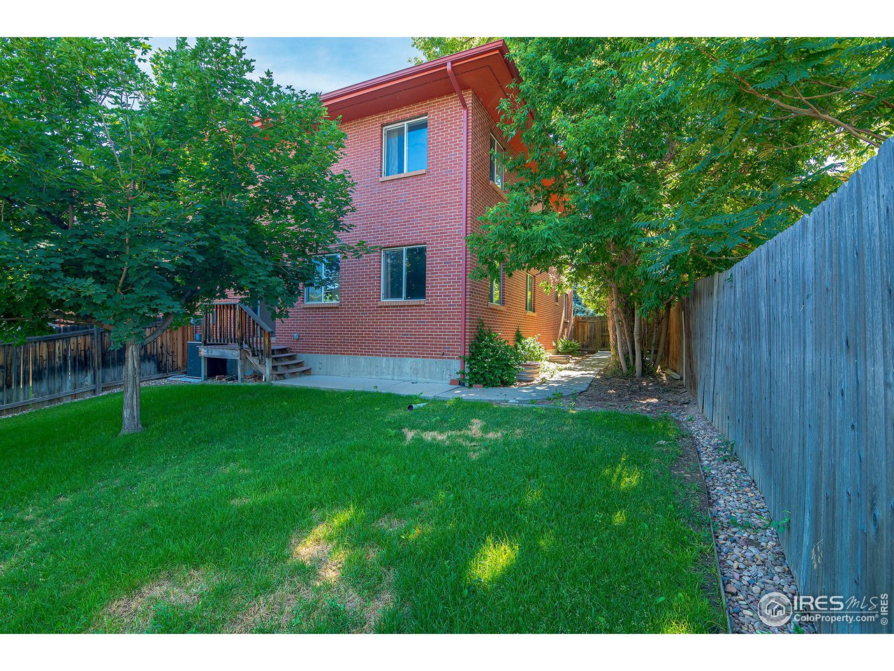 5237 Lowell Blvd