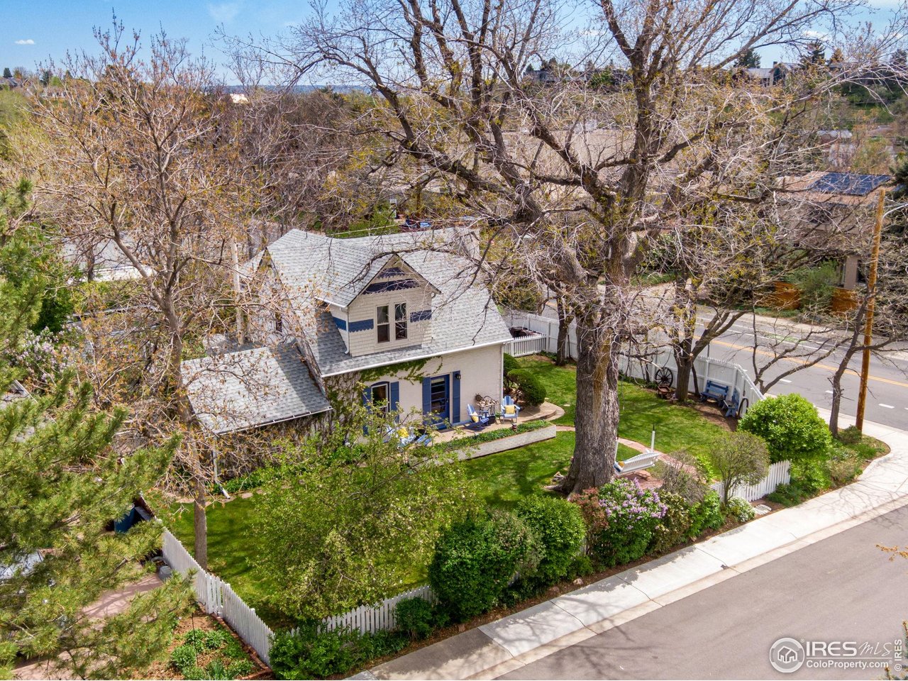 1503 Balsam Ave