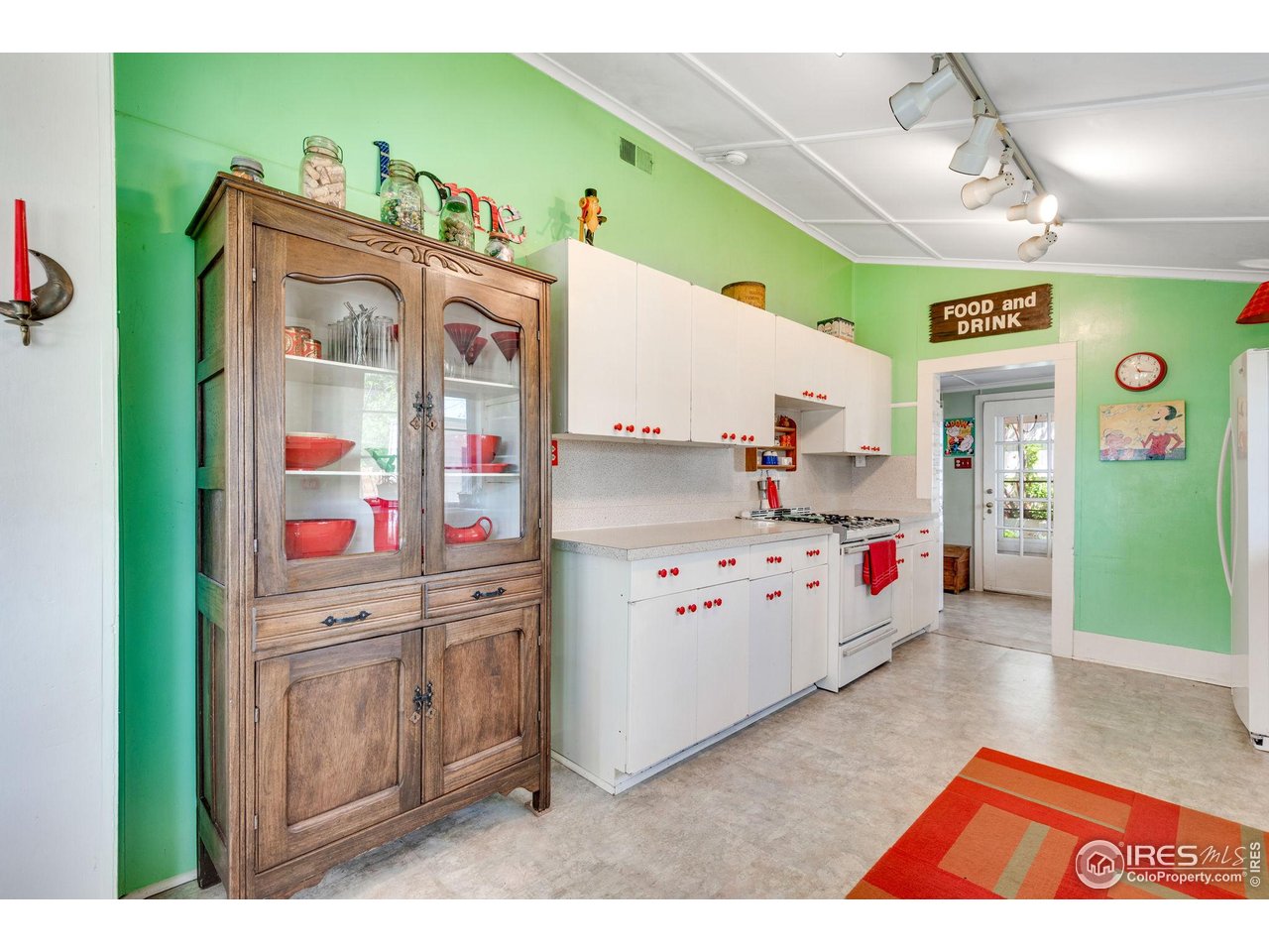 1503 Balsam Ave