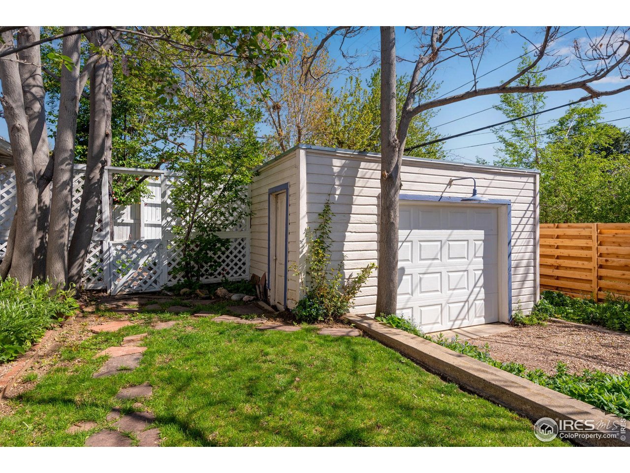 1503 Balsam Ave