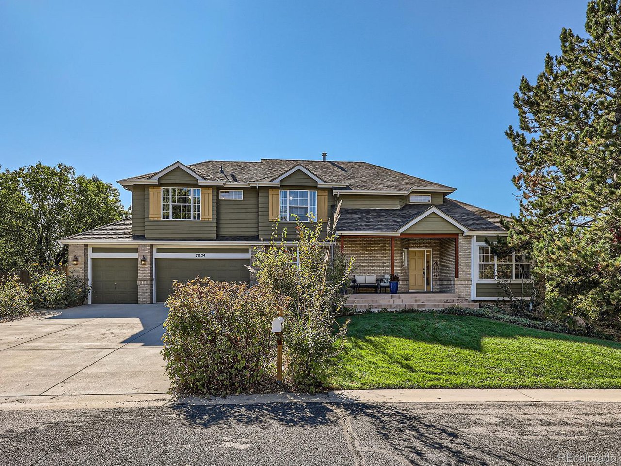 7824 W 109th Pl