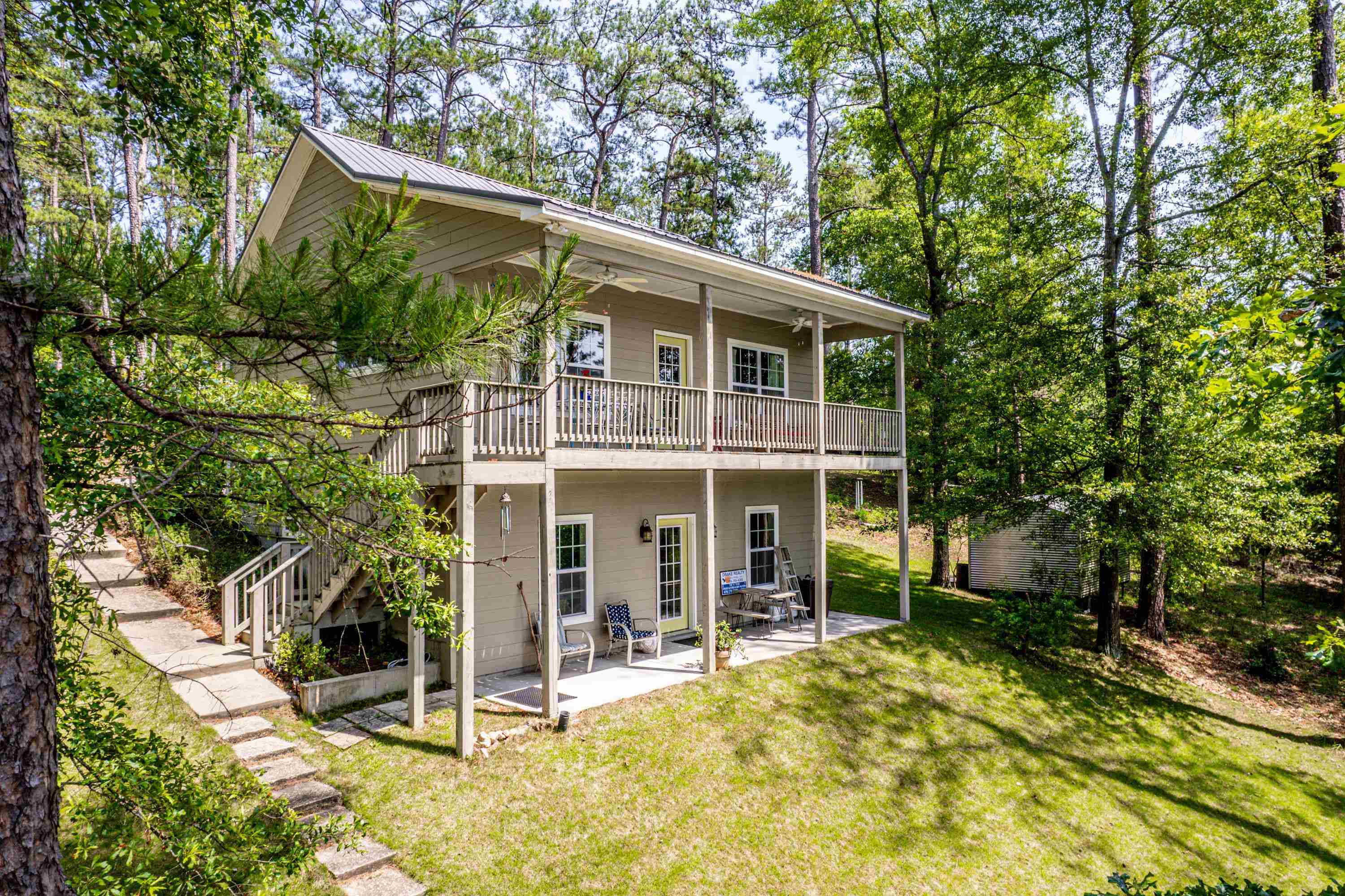 123 NE PINEVIEW ROAD