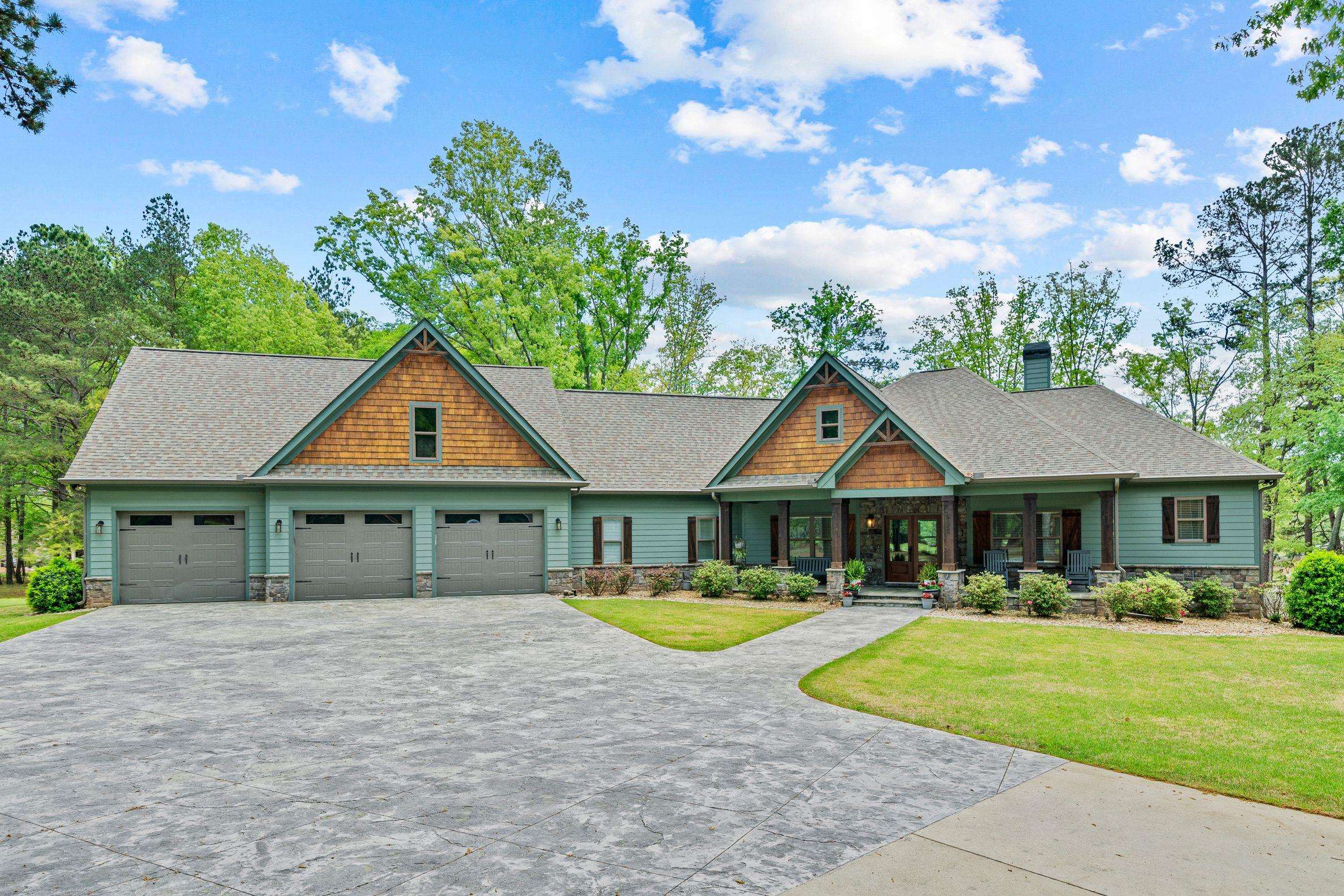 128 LAKEVIEW DRIVE
