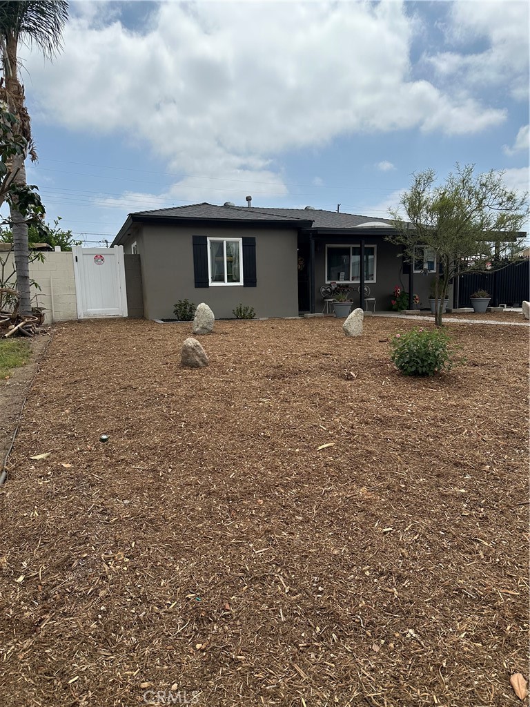 5532 N Traymore Avenue