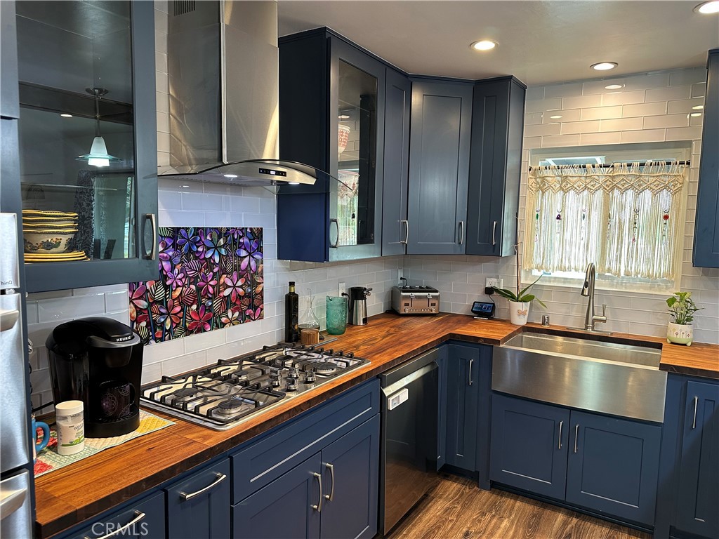 5532 N Traymore Avenue