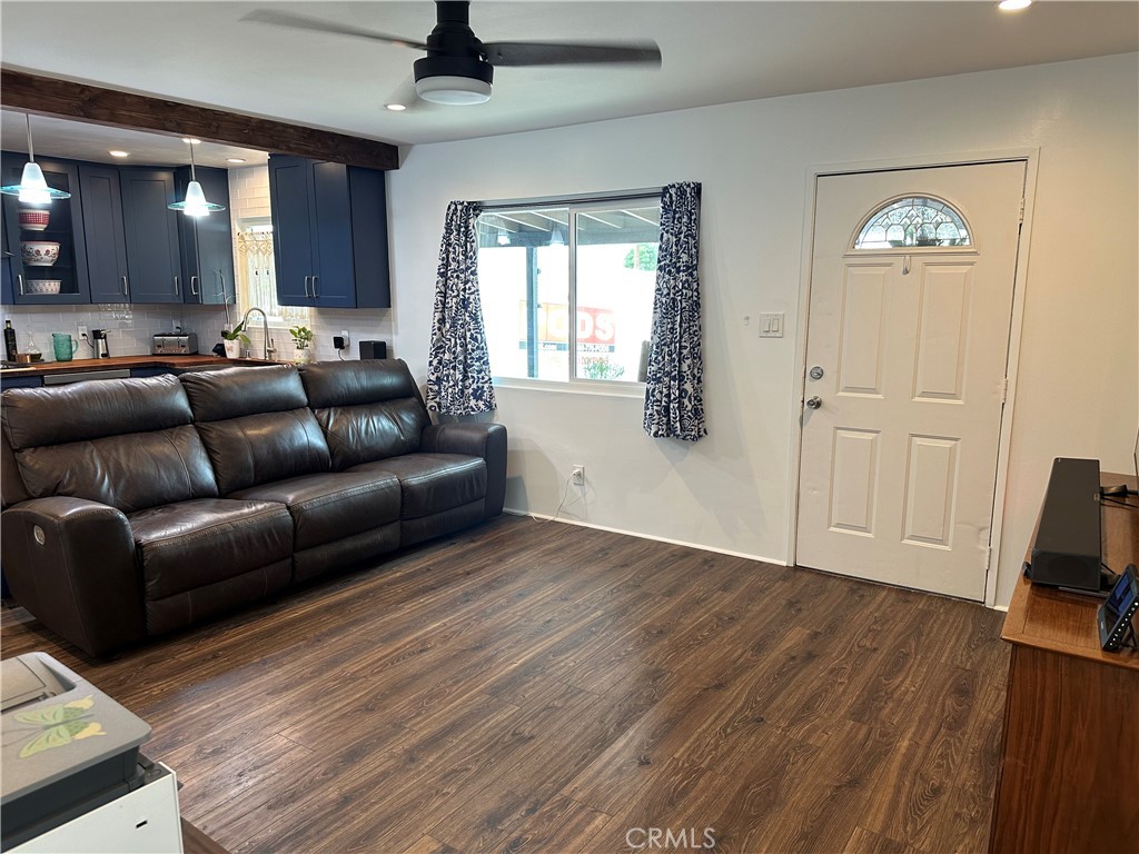 5532 N Traymore Avenue