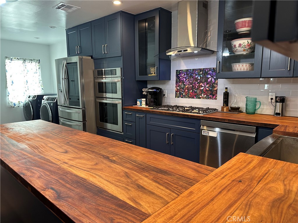 5532 N Traymore Avenue