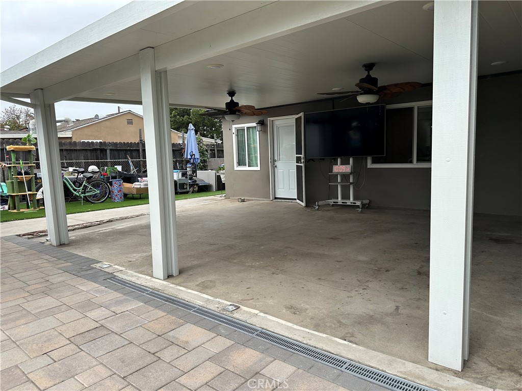 5532 N Traymore Avenue