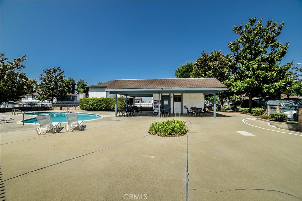 860 W Sierra Madre Avenue 1
