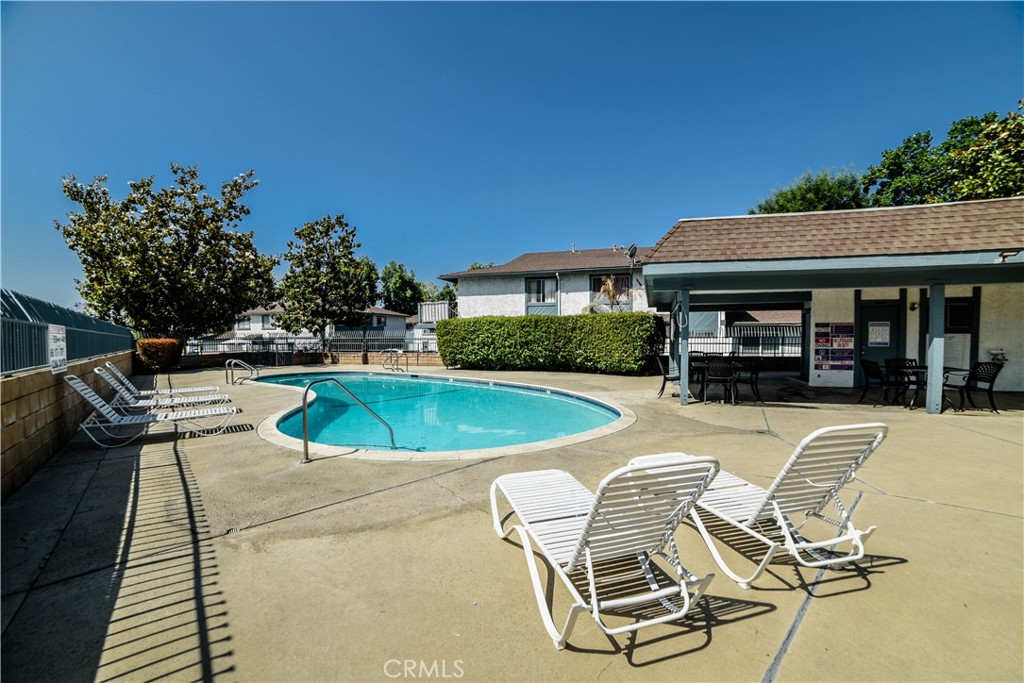 860 W Sierra Madre Avenue 1