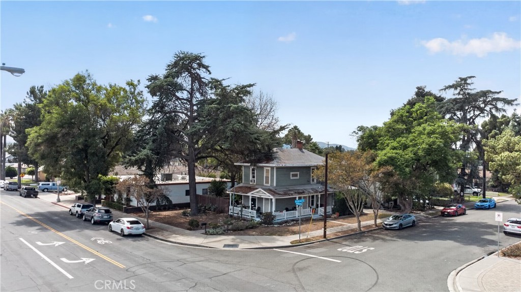 1195 N Park