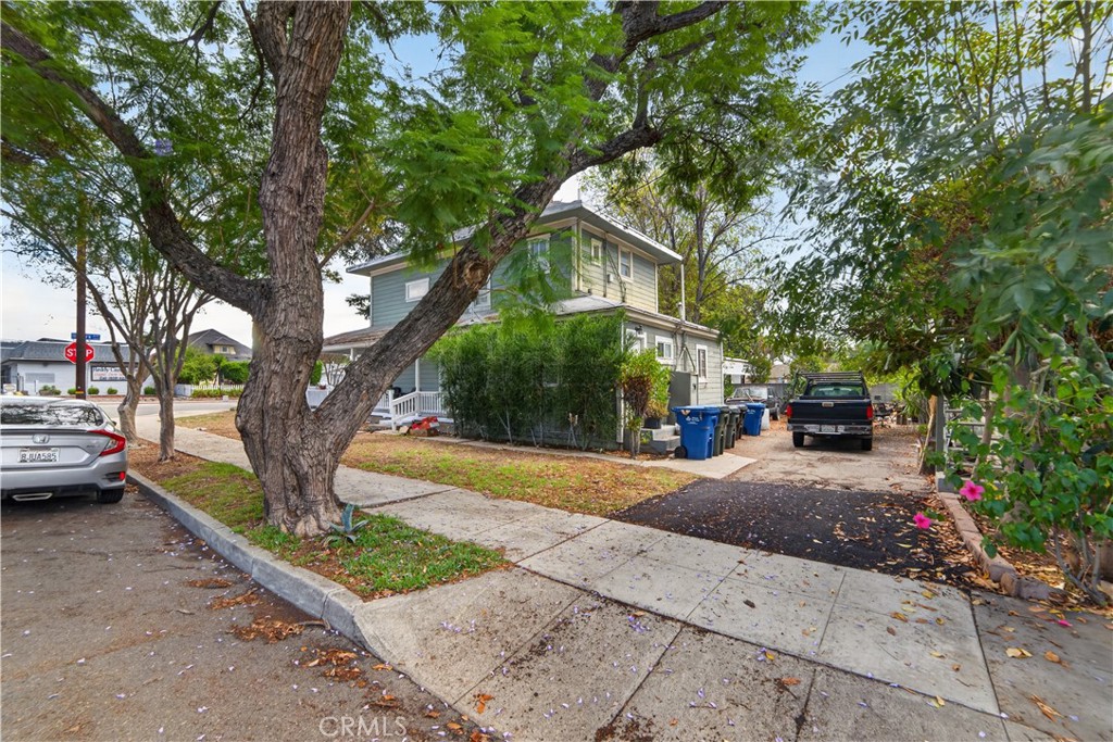 1195 N Park