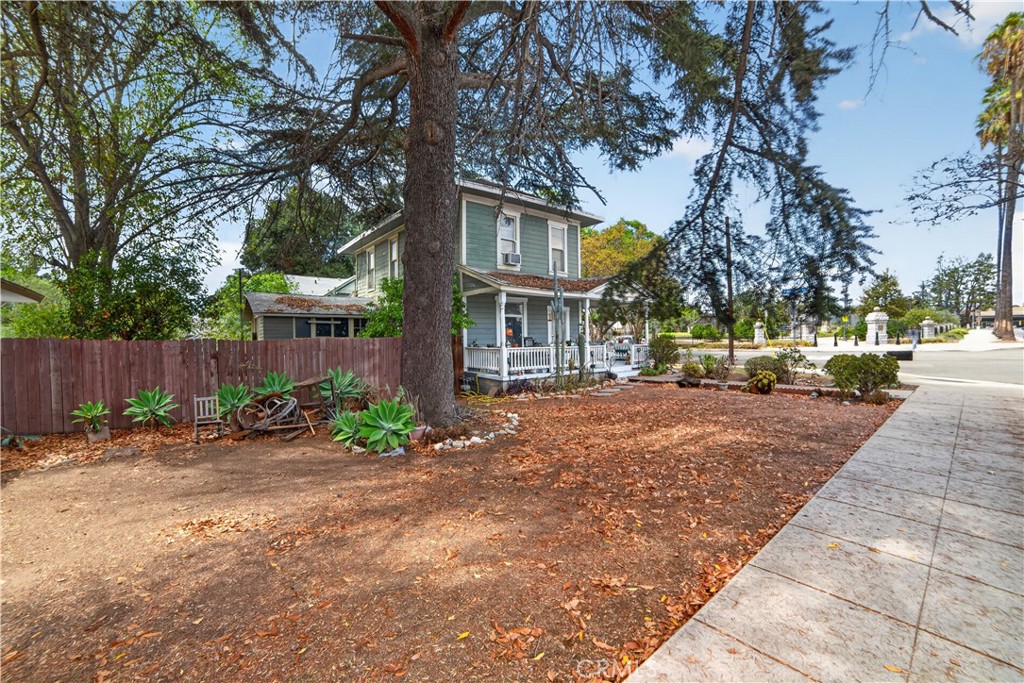 1195 N Park