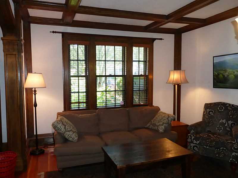 402 LLOYD Avenue 402