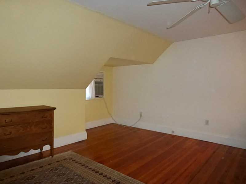402 LLOYD Avenue 402