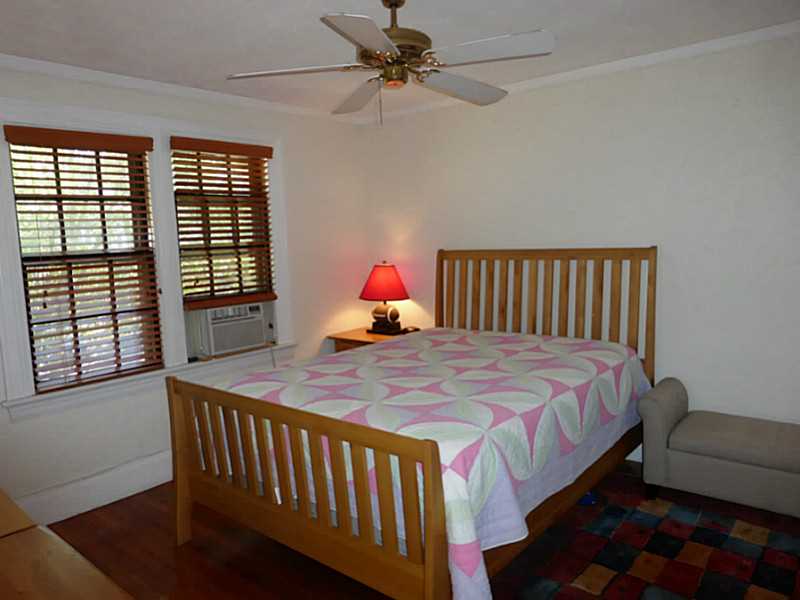 402 LLOYD Avenue 402