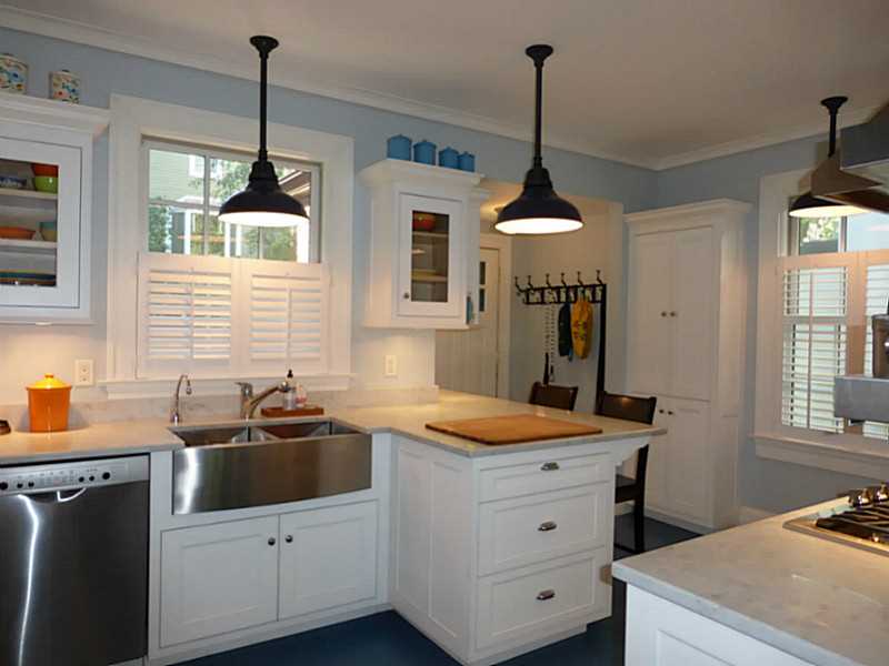 402 LLOYD Avenue 402