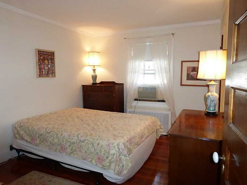 402 LLOYD Avenue 402