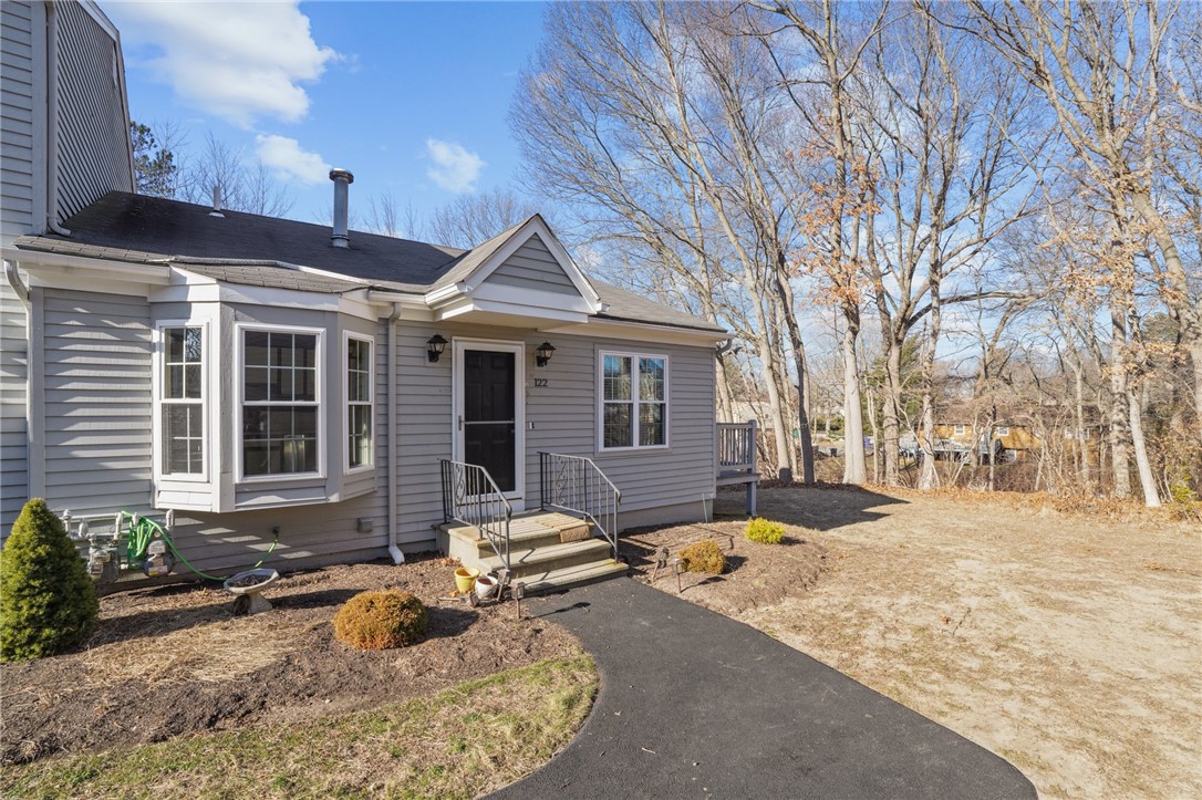 565 Quaker Lane 122