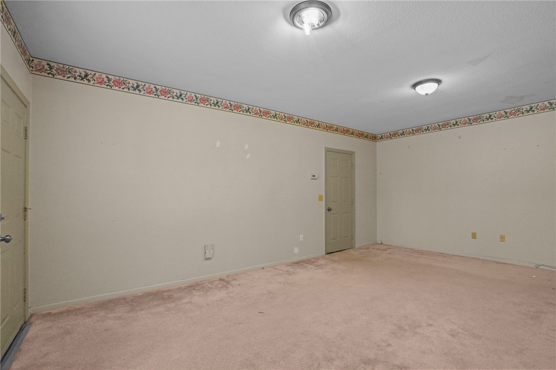 565 Quaker Lane 122