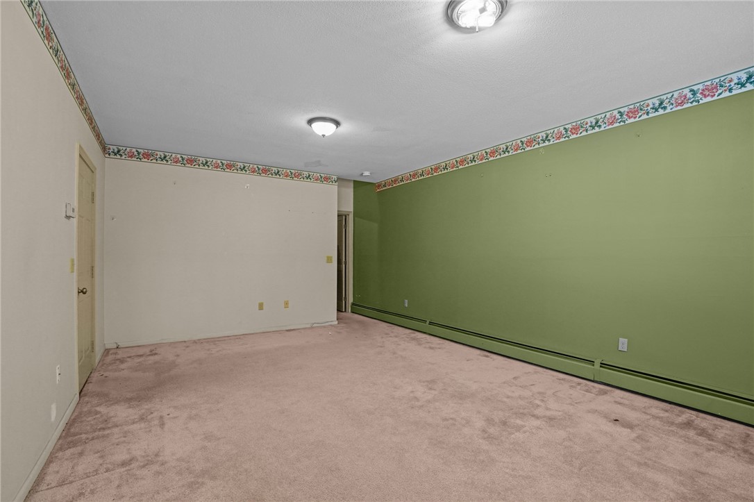 565 Quaker Lane 122