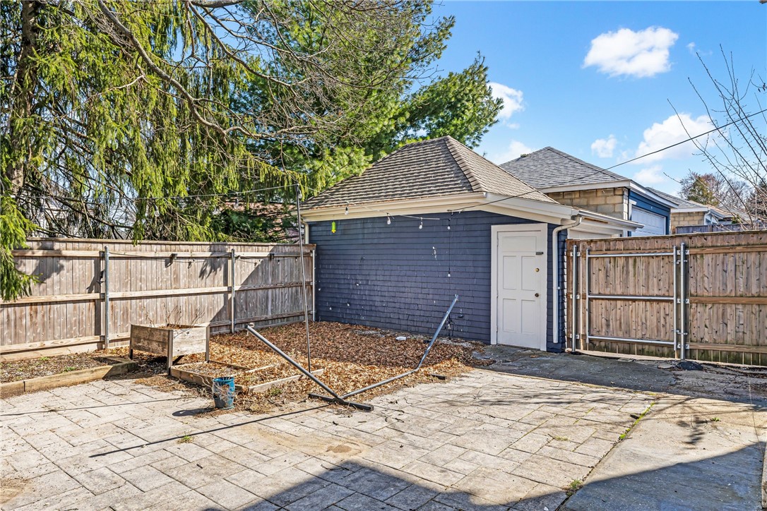 62 Rochambeau Avenue