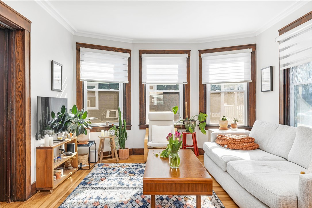 62 Rochambeau Avenue