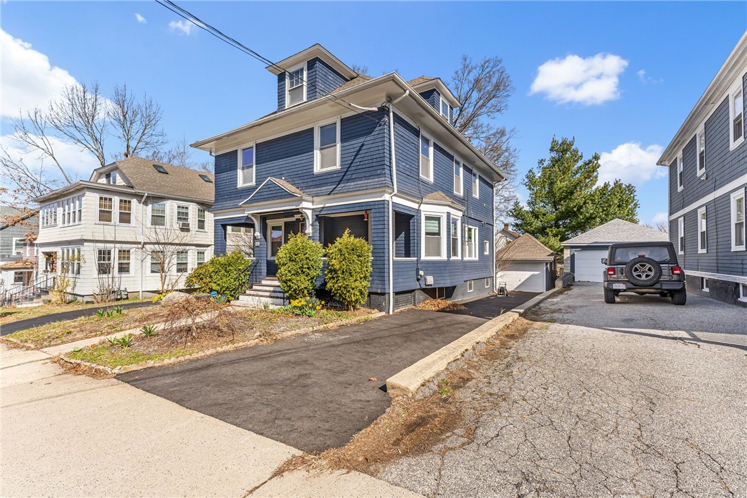 62 Rochambeau Avenue