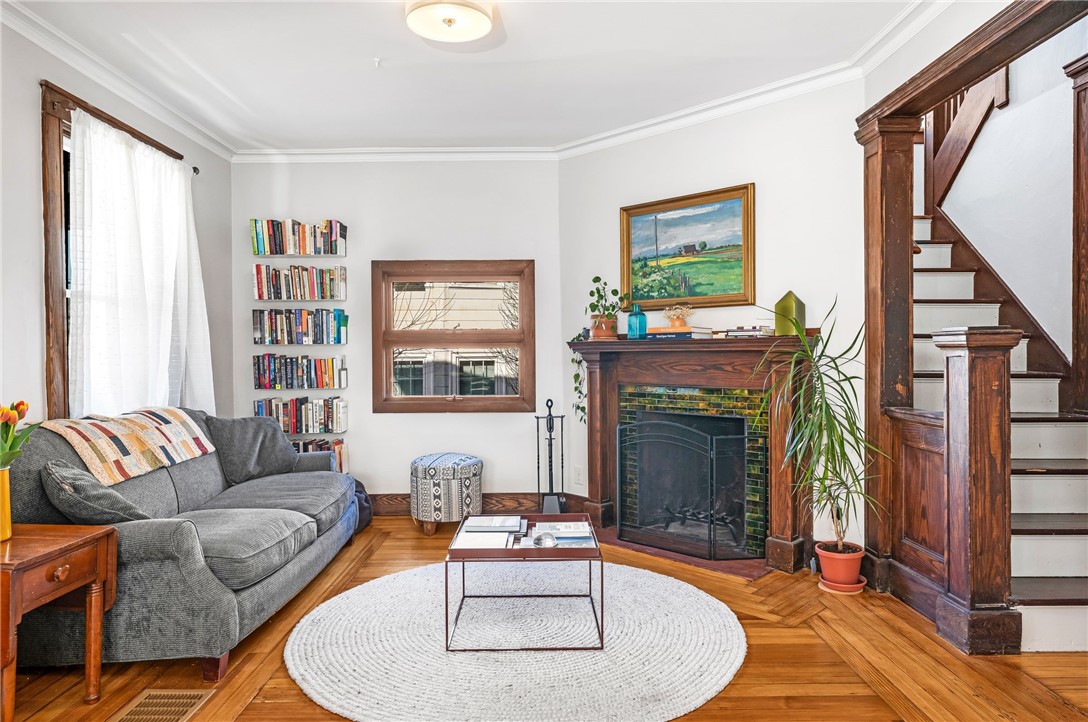 62 Rochambeau Avenue