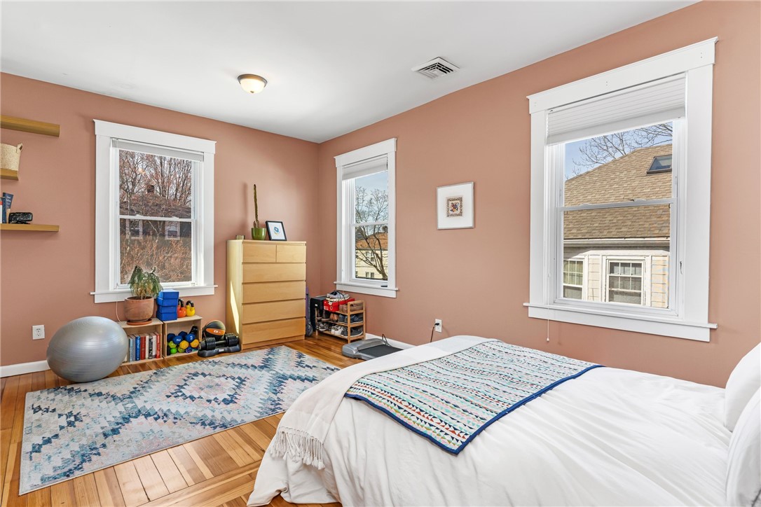 62 Rochambeau Avenue