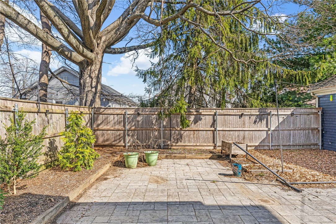 62 Rochambeau Avenue