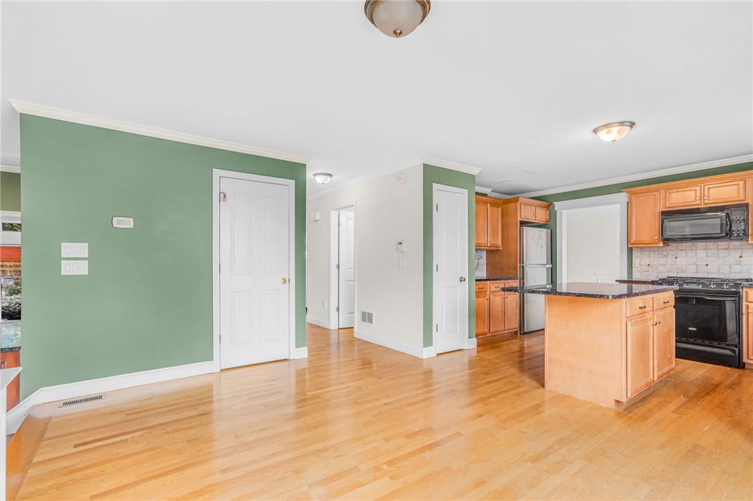 190 Narragansett Parkway