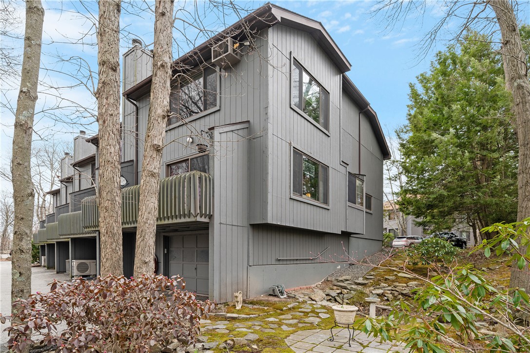 7 Wake Robin Road 905