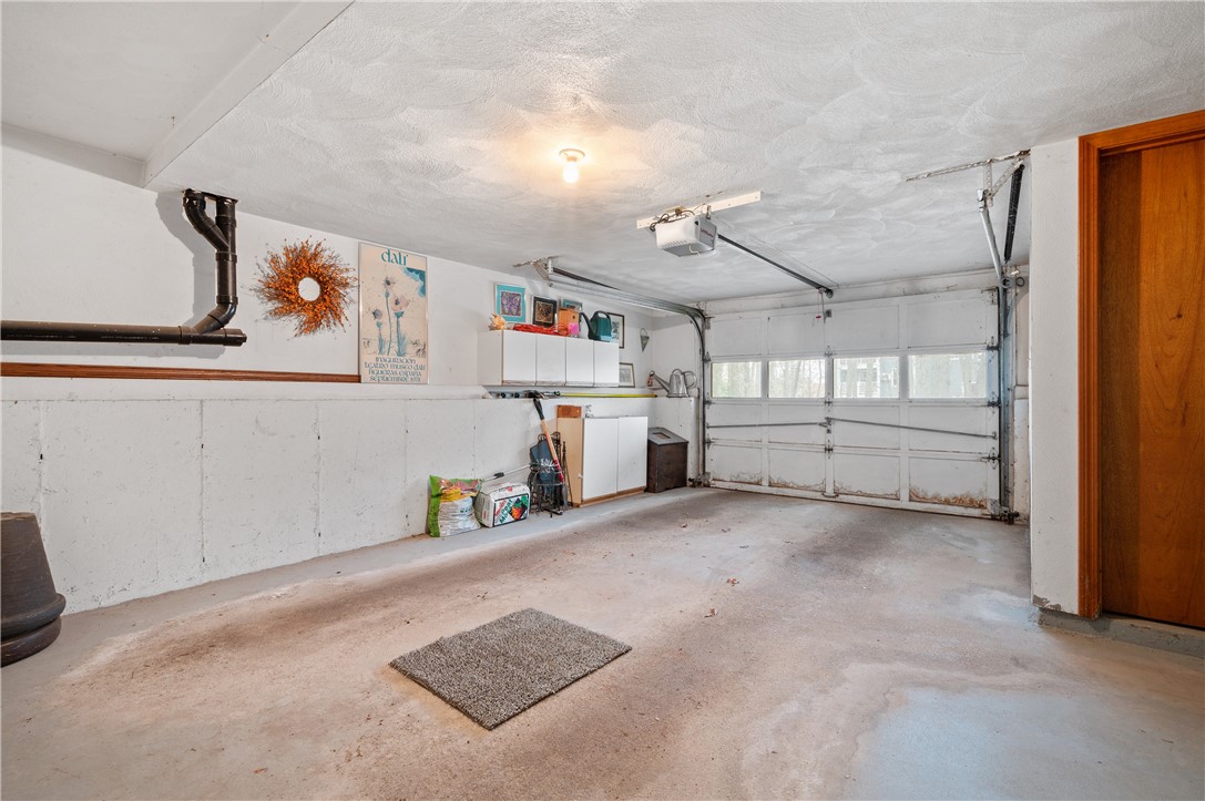 7 Wake Robin Road 905