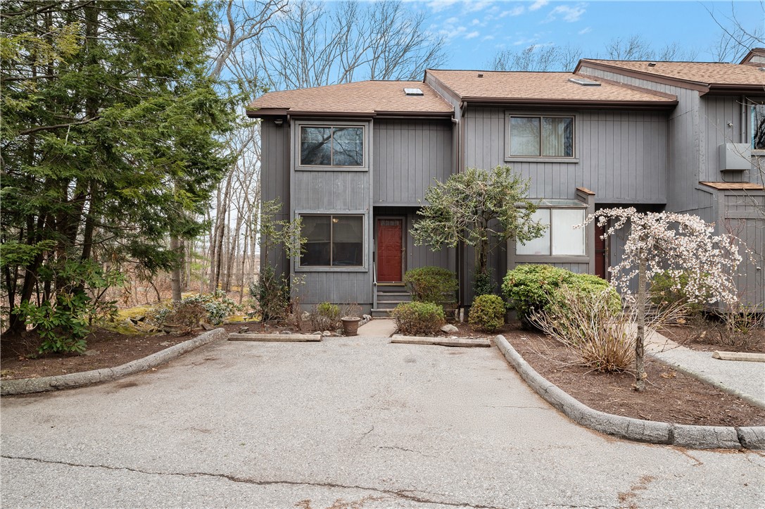 7 Wake Robin Road 905