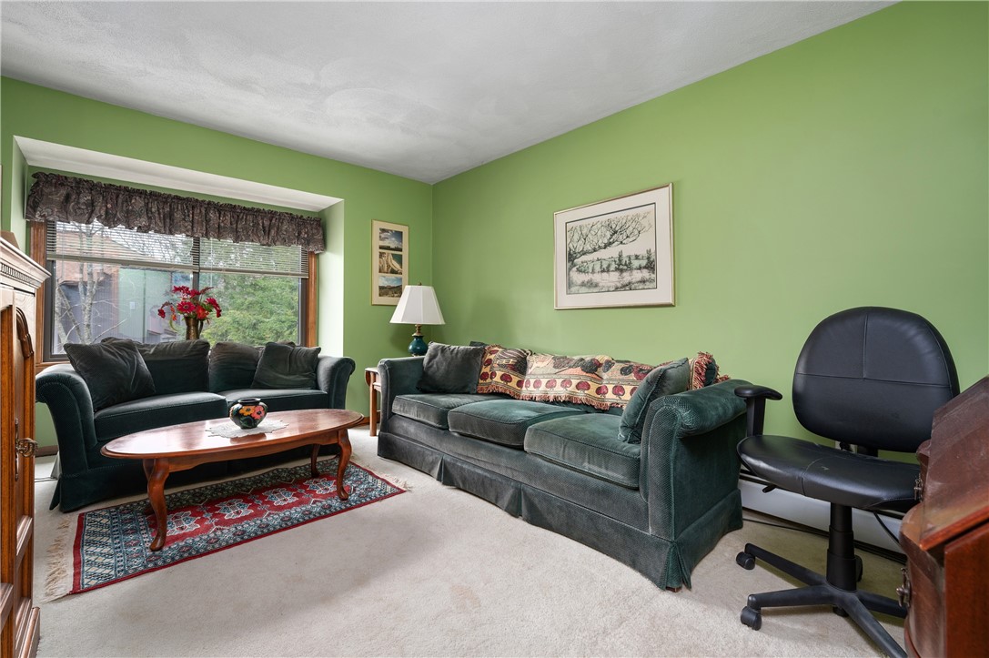 7 Wake Robin Road 905