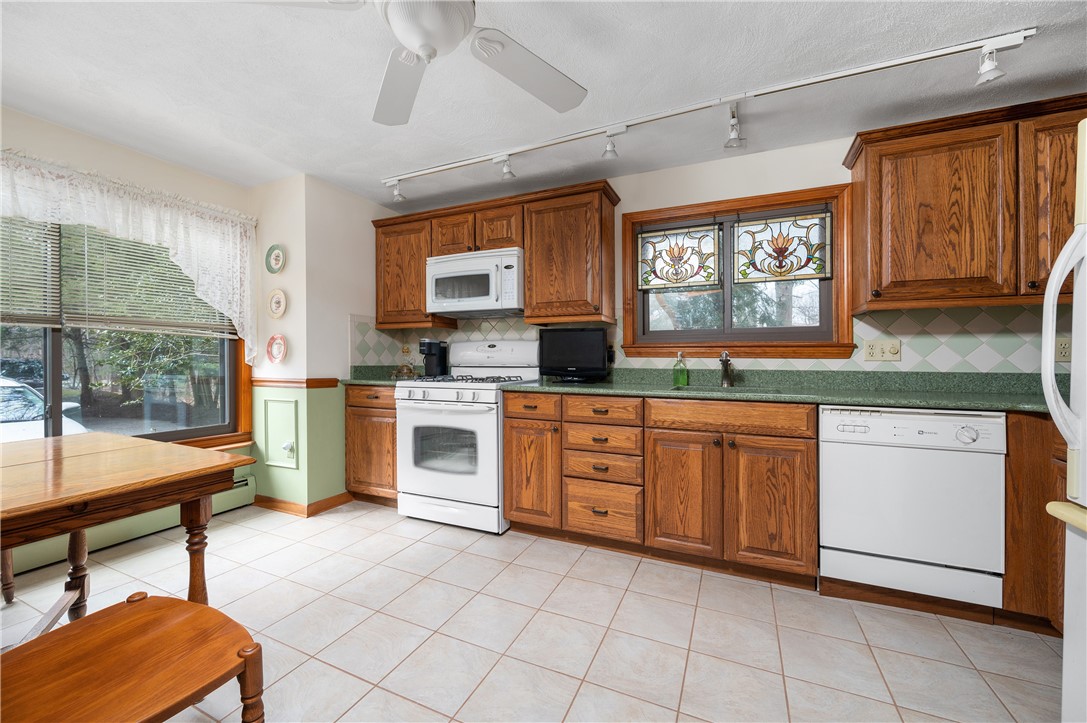 7 Wake Robin Road 905
