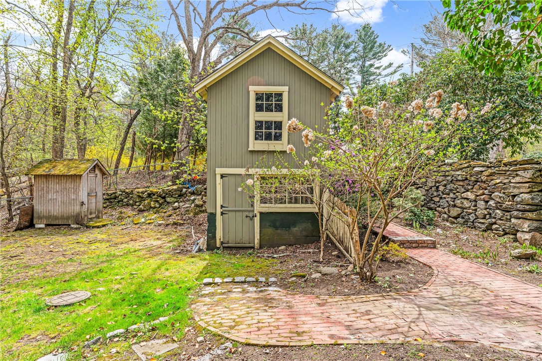 27 Peeptoad Road