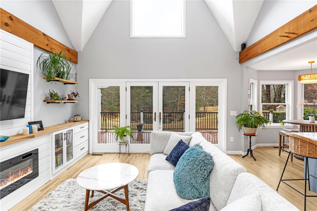 11 Pequot Lane