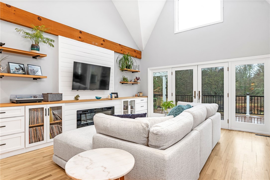11 Pequot Lane