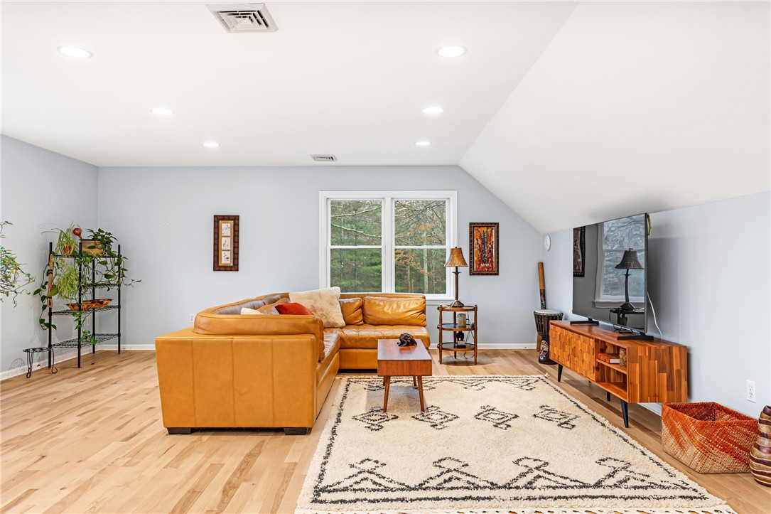 11 Pequot Lane