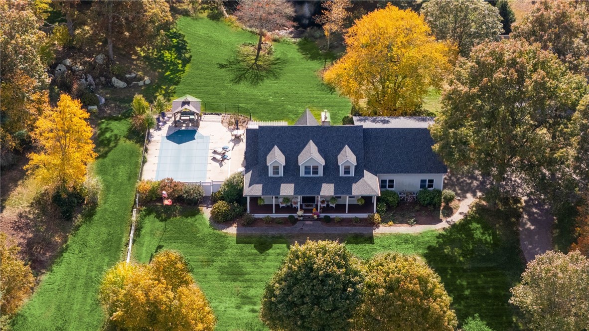 11 Pequot Lane