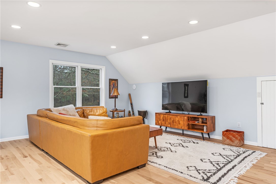 11 Pequot Lane