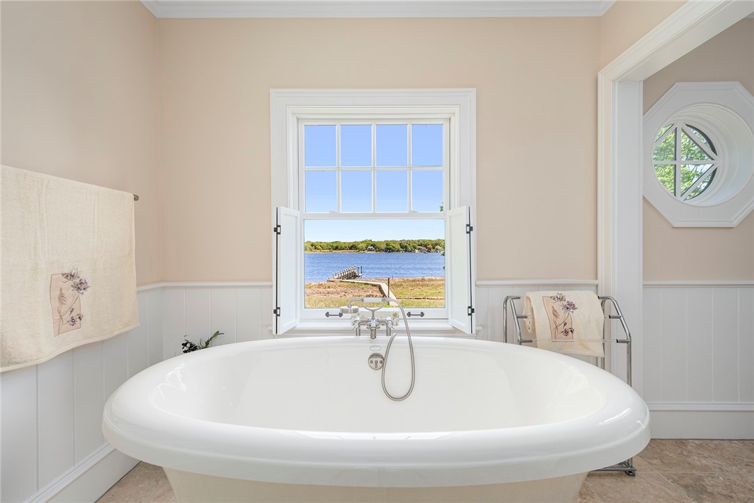 136 Adams Point Road