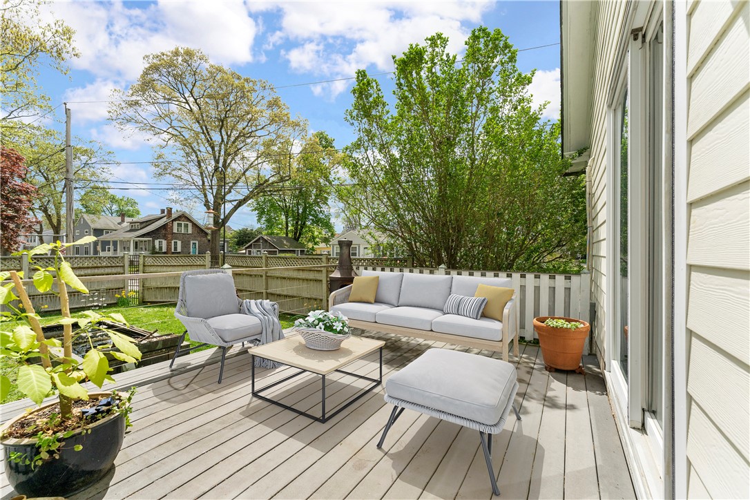 1024 Bullocks Point Avenue