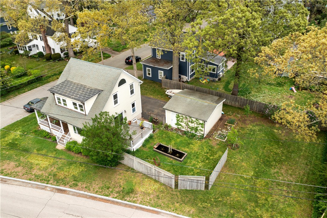 1024 Bullocks Point Avenue