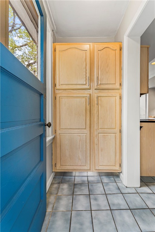 1024 Bullocks Point Avenue