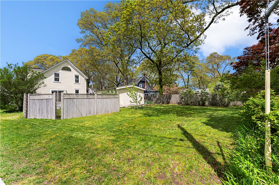 1024 Bullocks Point Avenue