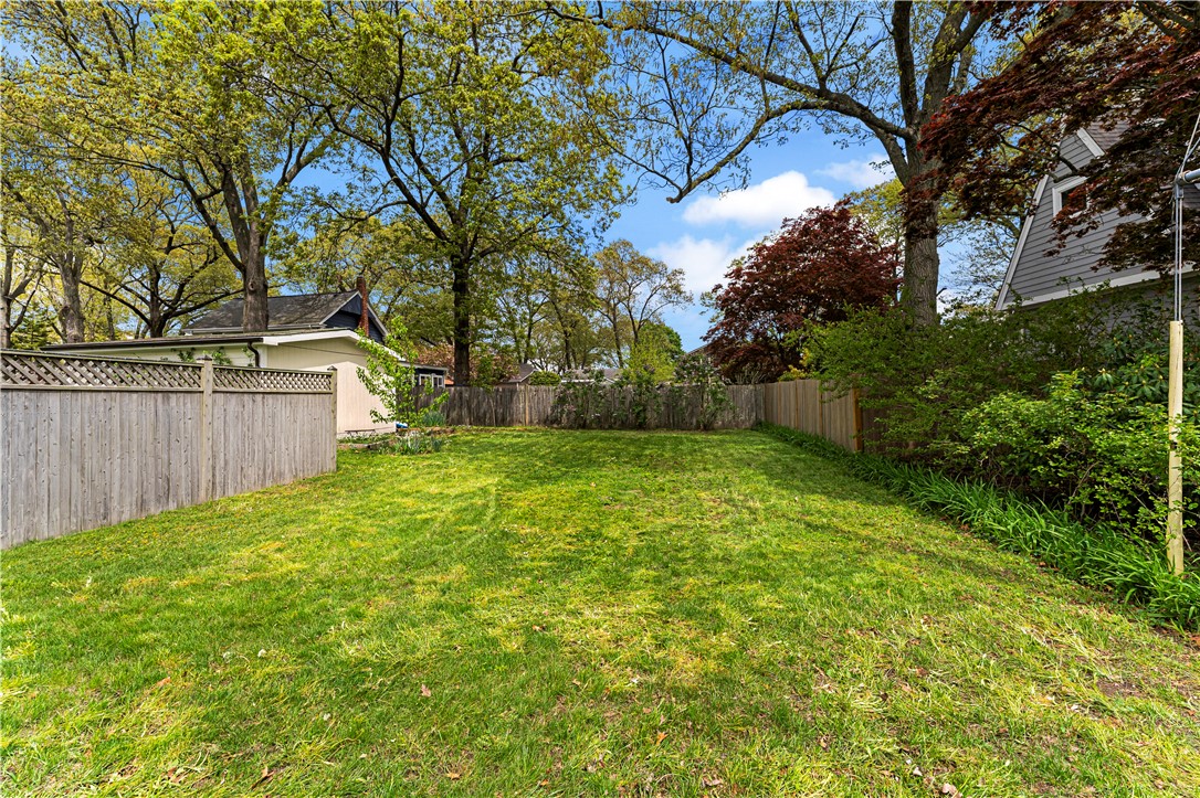 1024 Bullocks Point Avenue