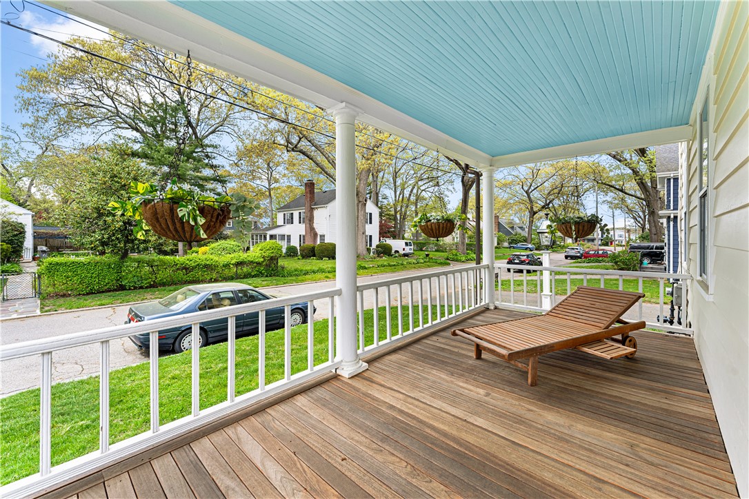 1024 Bullocks Point Avenue